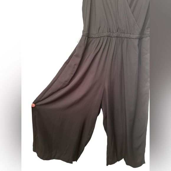 GAP Black Sleeveless Wrap Front Wide Leg Jumpsuit - Picture 2 of 6